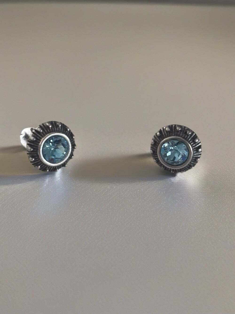 Brighton Twinkle Mini Post Earrings Style J20496 Blue Crystal Center - Picture 3 of 6